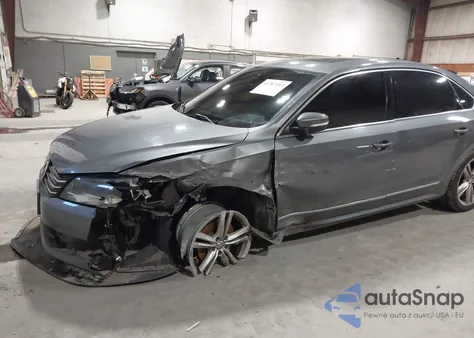 2015 Volkswagen Passat 2.0L Tdi Se из США, поврежденный, VIN 1VWBV7A33FC073833